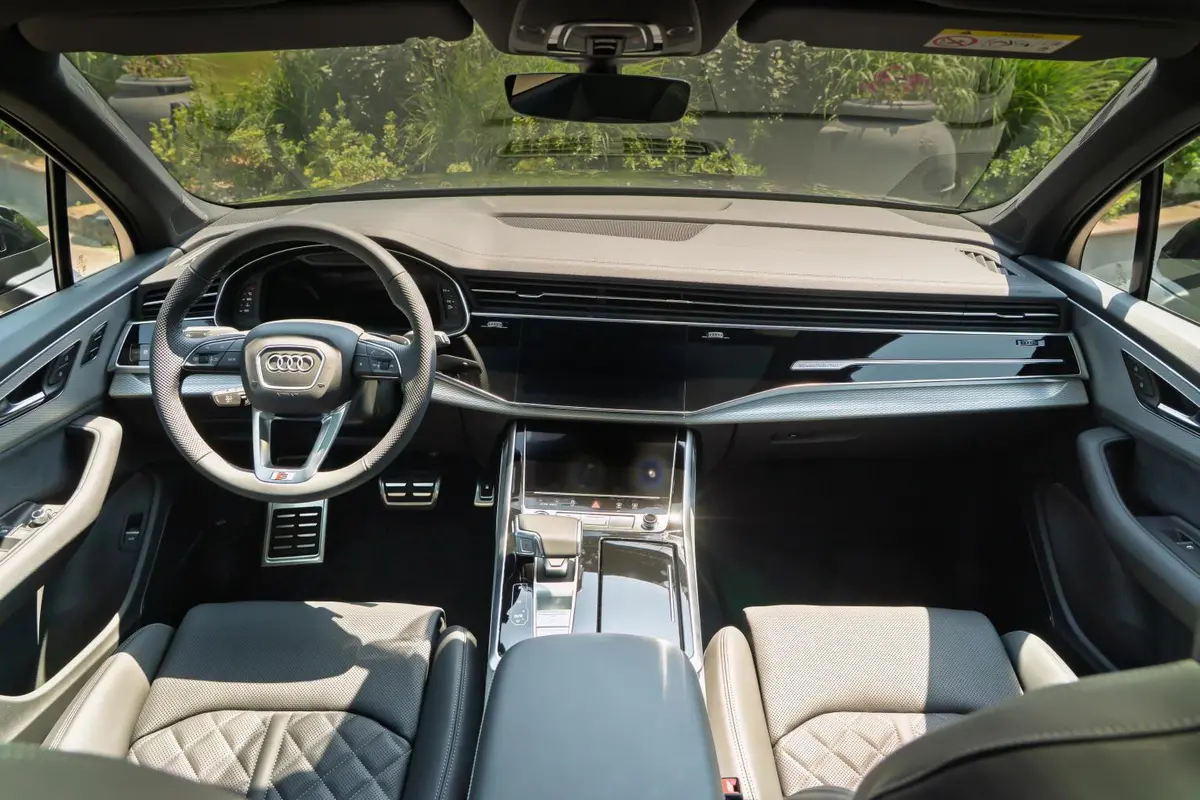 Audi Q7 50 TDI S-Line Edition 2025, exterior — Marbella Super Car Rental, Marbella