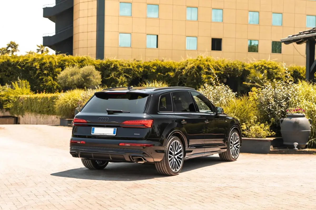 Audi Q7 50 TDI S-Line Edition 2025, salpicadero — Marbella Super Car Rental, Marbella