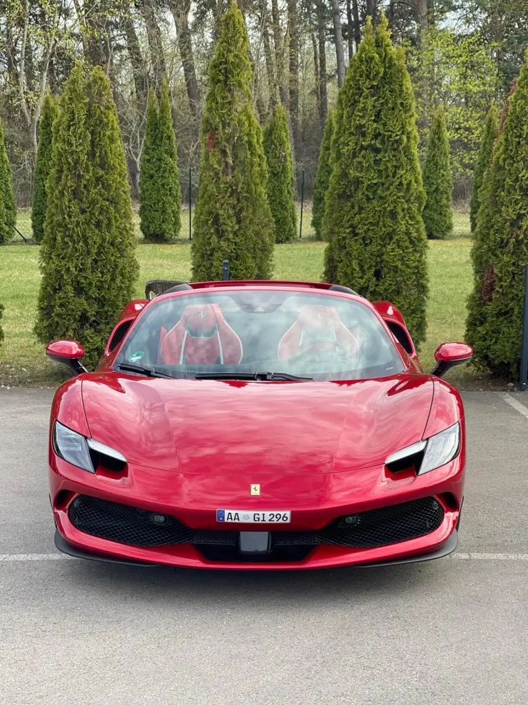 Ferrari 296 GTS Spider 2025, vista frontal — Marbella Super Car Rental, Marbella