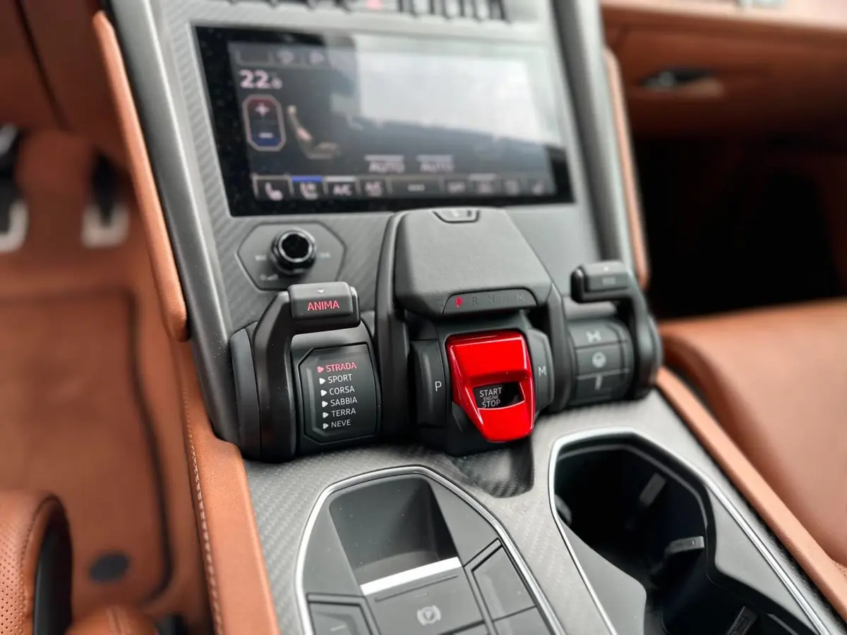 Lamborghini Urus S 2023, interior — Marbella Super Car Rental, Marbella