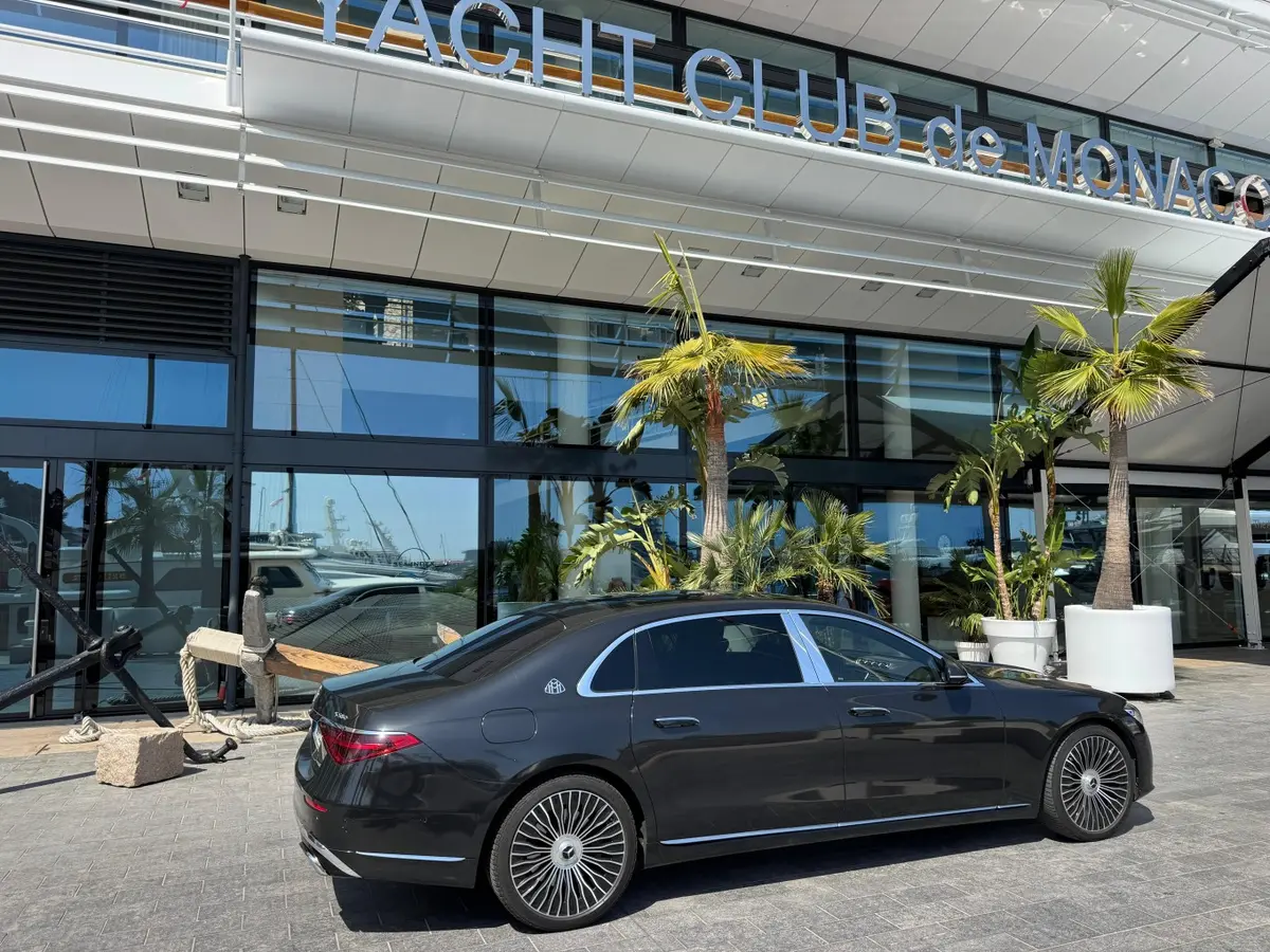 Maybach S580 2023, vista frontal — Marbella Super Car Rental, Marbella