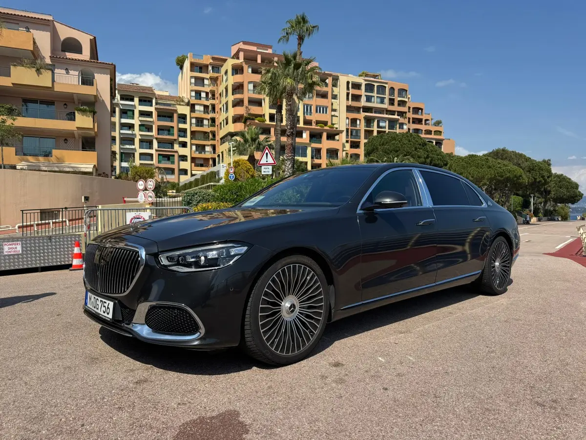 Maybach S580 2023, salpicadero — Marbella Super Car Rental, Marbella